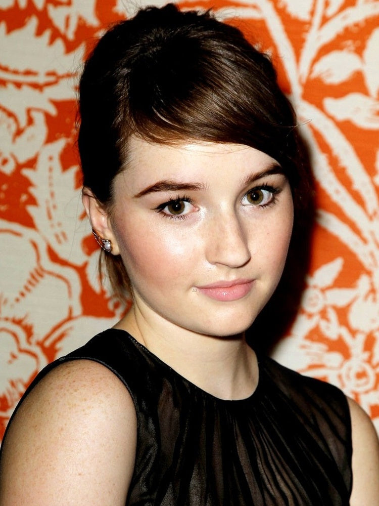 Kaitlyn Dever 8.5 x 11 Candid Color Photograph Art Print Photo Picture Collectibles:Photographic Images:Photographs Style Your Walls
